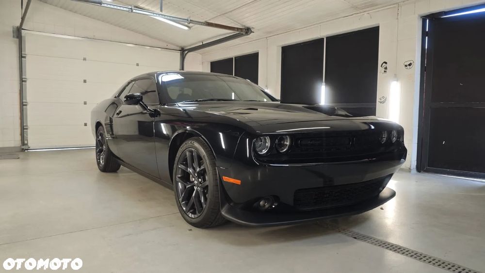 Dodge Challenger - 1