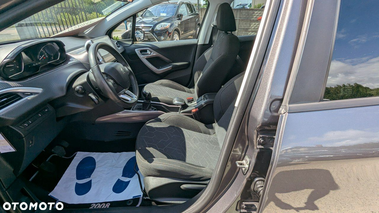Peugeot 2008 - 12