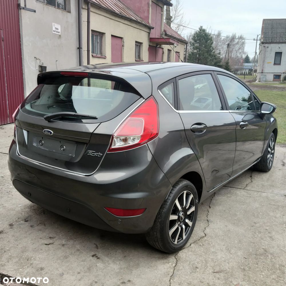 Ford Fiesta - 23