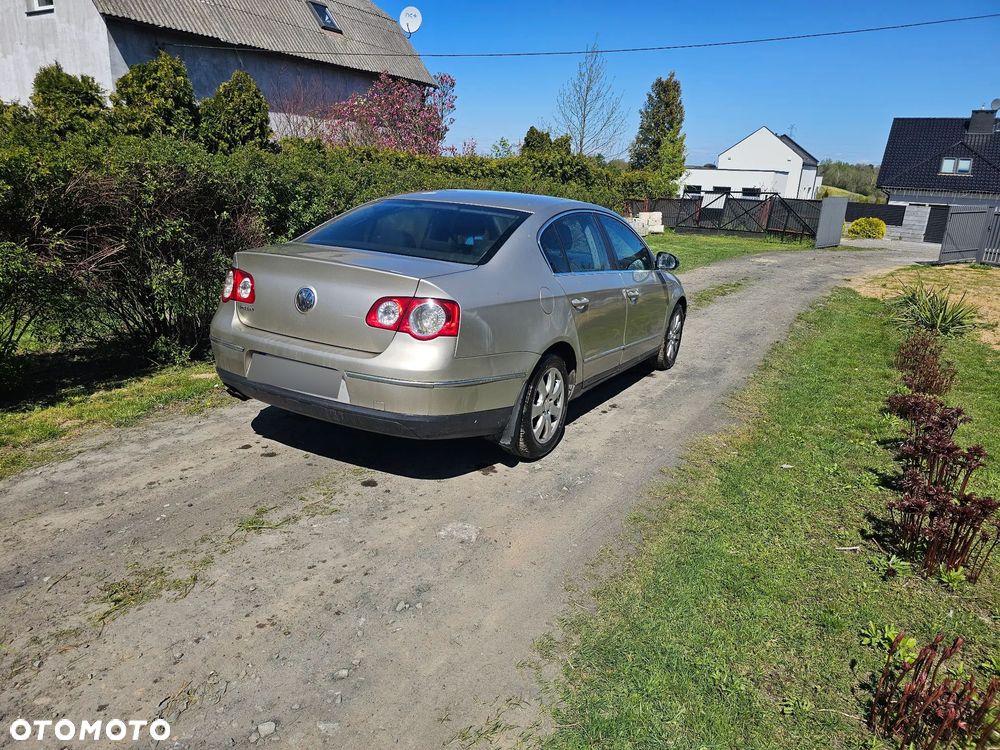 Volkswagen Passat 2.0 TDI 4Mot Highline - 4