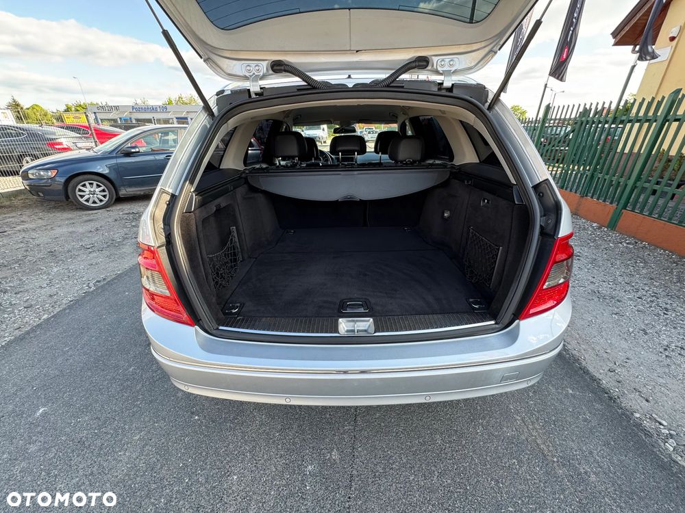 Mercedes-Benz Klasa C 180 T Kompressor Automatik BlueEFFICIENCY Avantgarde - 15