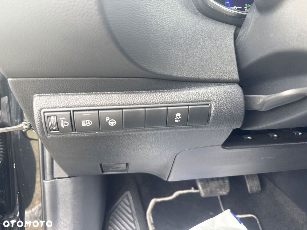Toyota Corolla 1.8 Hybrid Comfort - 24