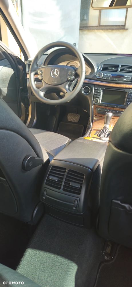 Mercedes-Benz Klasa E - 9