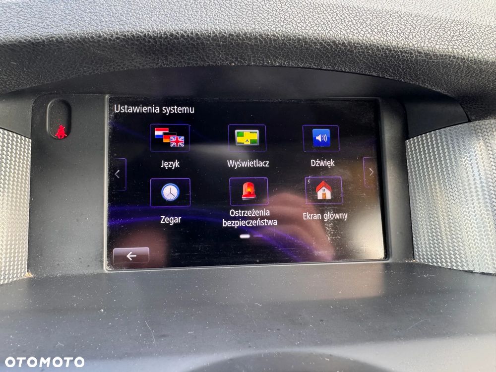 Renault Laguna dCi 150 FAP Start-Stop GT - 24