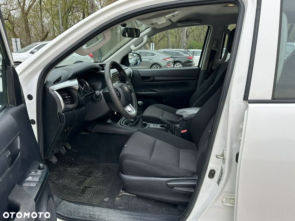 Toyota Hilux 2.4 D-4D Double Cab DLX 4x4 - 11