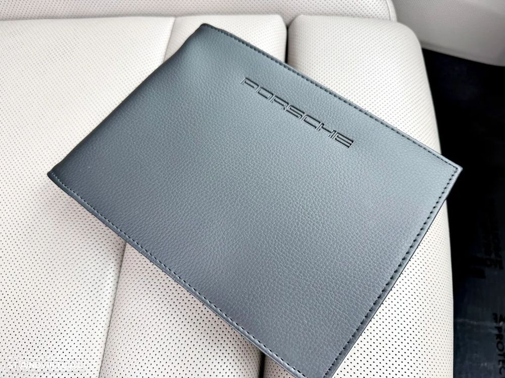 Porsche Taycan 4S - 29