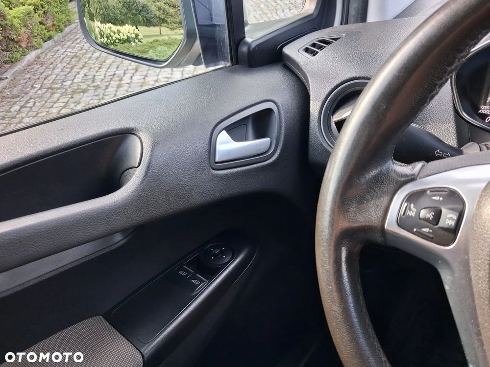 Ford Tourneo Courier - 11