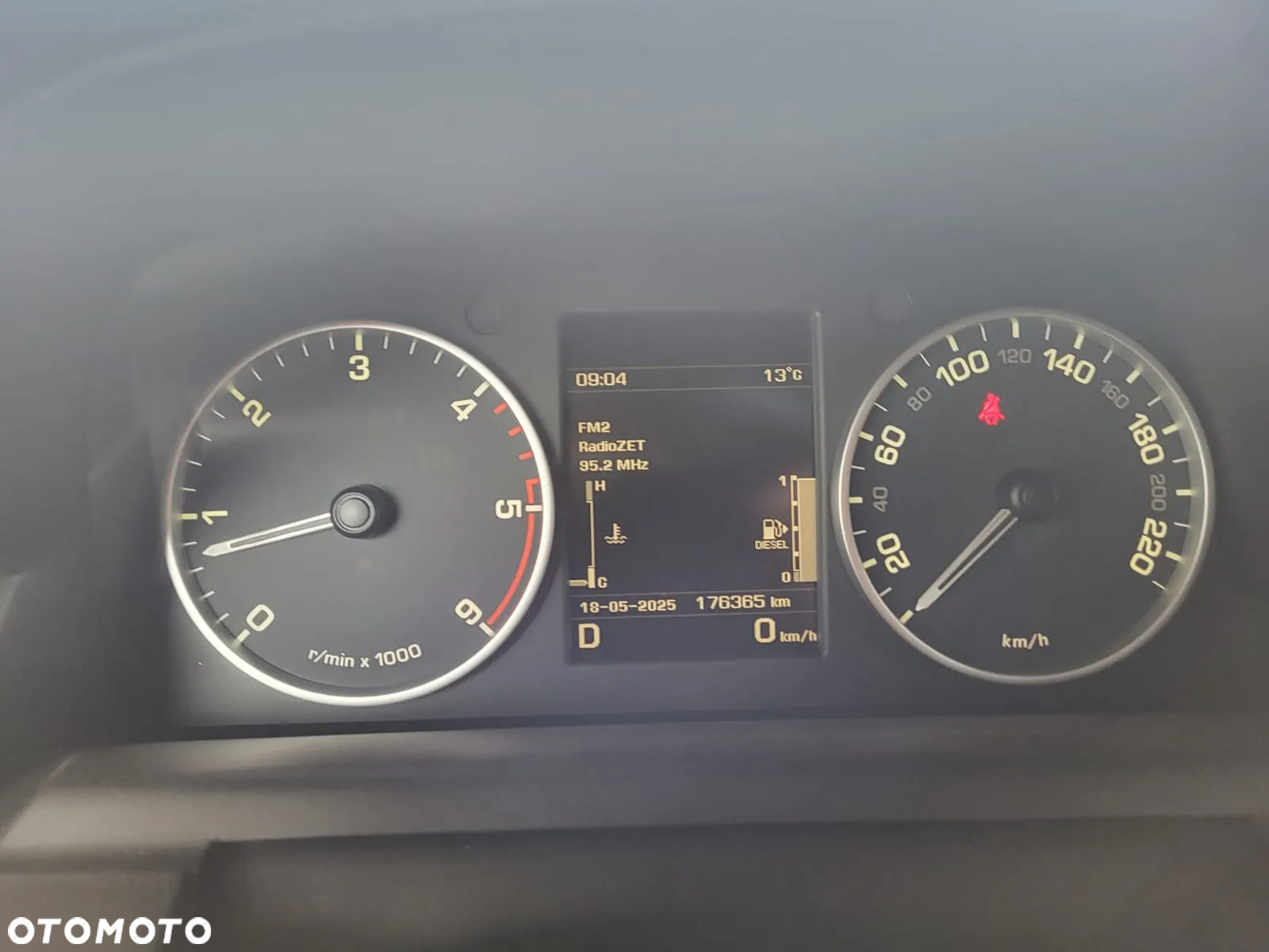 Land Rover Discovery IV 3.0 SD V6 HSE - 7