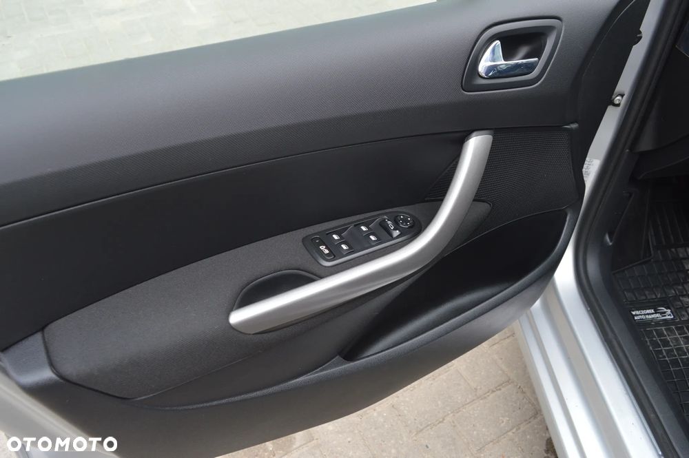 Peugeot 308 1.6 HDi Premium - 18