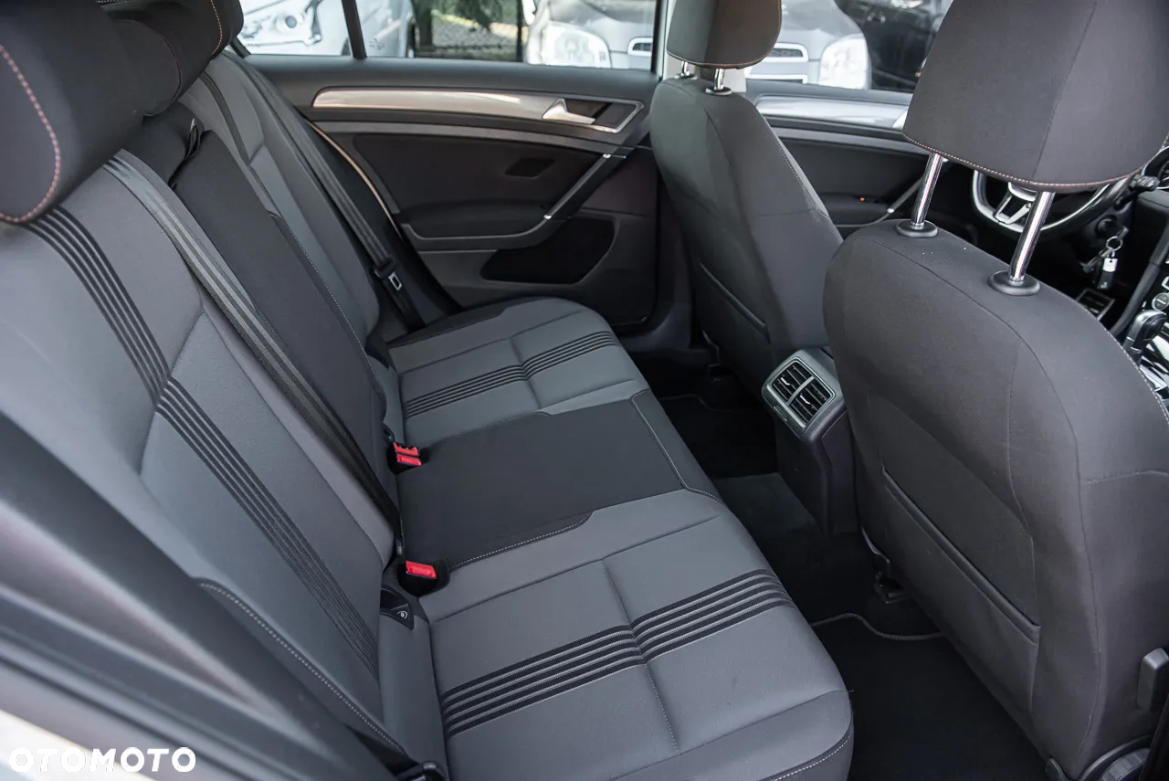 Volkswagen Golf 2.0 BlueTDI DSG Highline - 29
