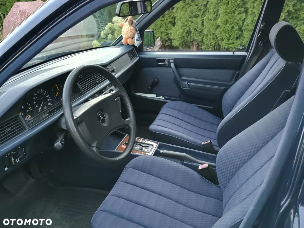 Mercedes-Benz W201 (190) - 8