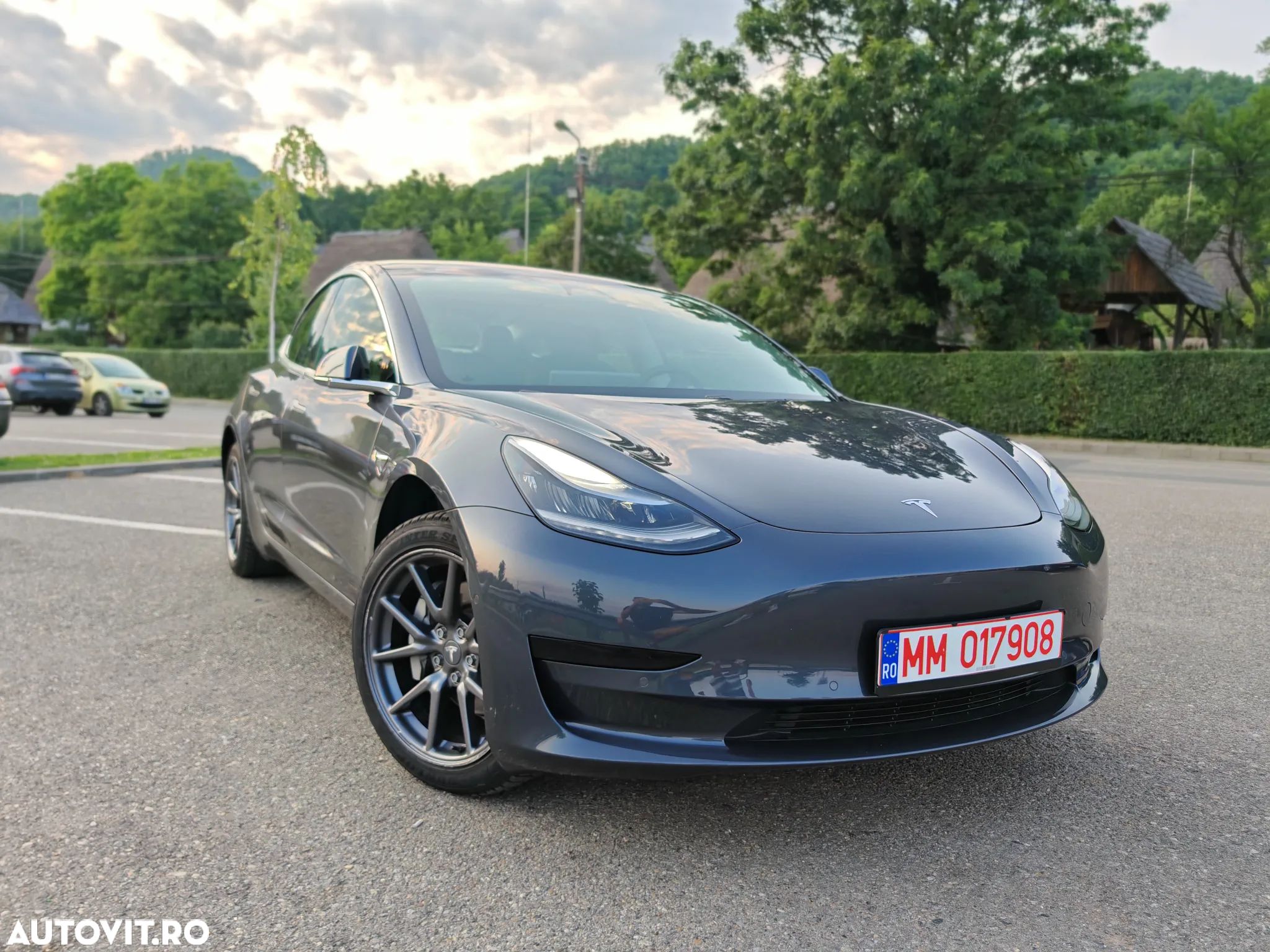 Tesla Model 3 Standard Reichweite Plus Hinterradantrieb - 1