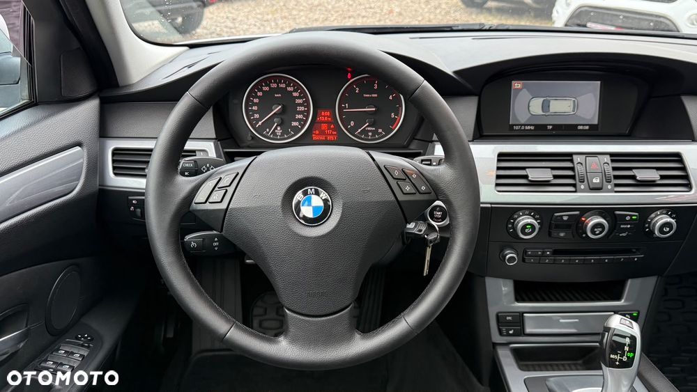BMW Seria 5 520d Edition Exclusive - 27