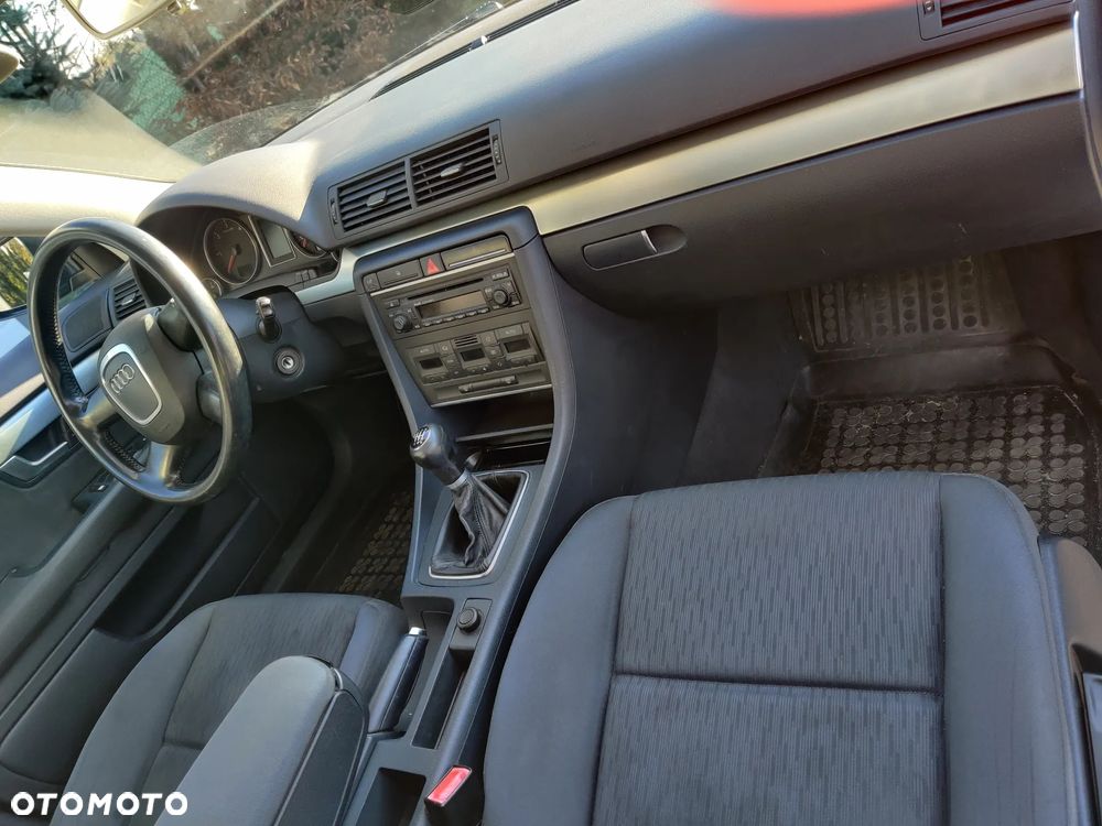 Audi A4 Avant 2.0 TDI - 15