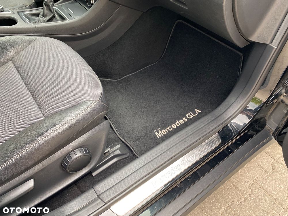 Mercedes-Benz GLA 180 (CDI) d Urban - 15