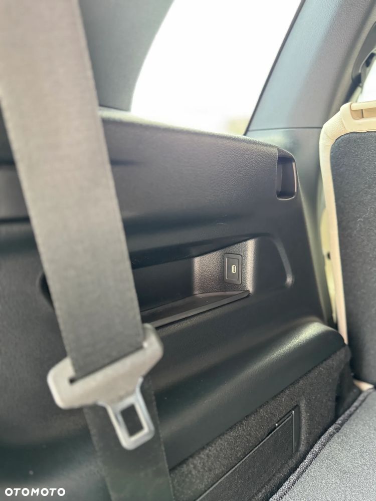 Mercedes-Benz GLB - 29