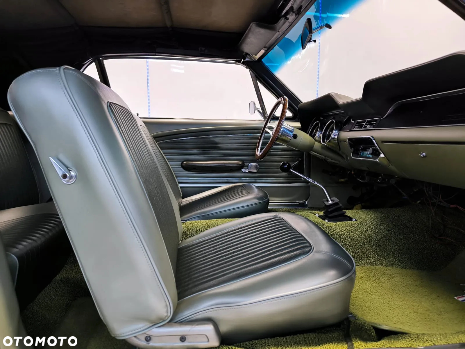 Ford Mustang - 7