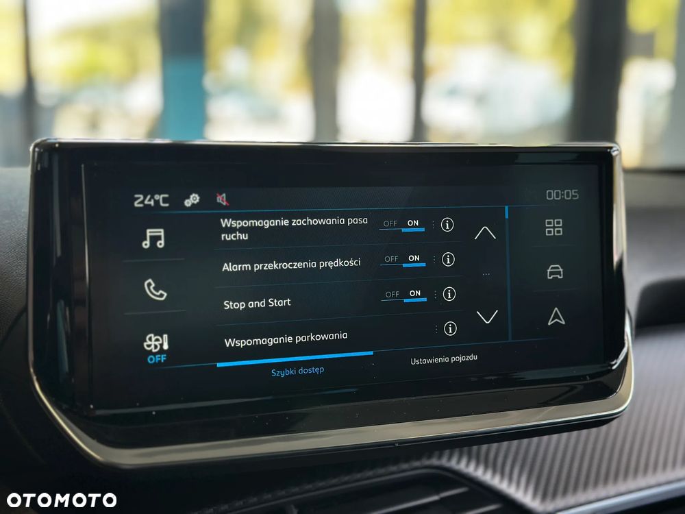 Peugeot 2008 PureTech 100 Style S&S BVM6 - 19