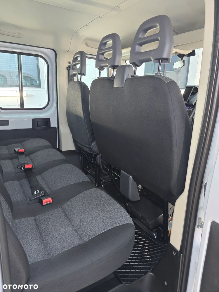 Fiat DUCATO 19Tyś km DOKA MAXI 7-OSOBOWY + 855Kg Ładownośc NAJLEPSZY SINIK 2,3 IVECO 140KM SALON PL STAN JAK NOWY NOWY NOWY 19Tyś km SERWIS ASO FIAT DO OSTATNIEGO Km KOŁA16 Cali KLIMA ELEKTRYKA WZMOCNIONE ZAWIESZENIE - 37