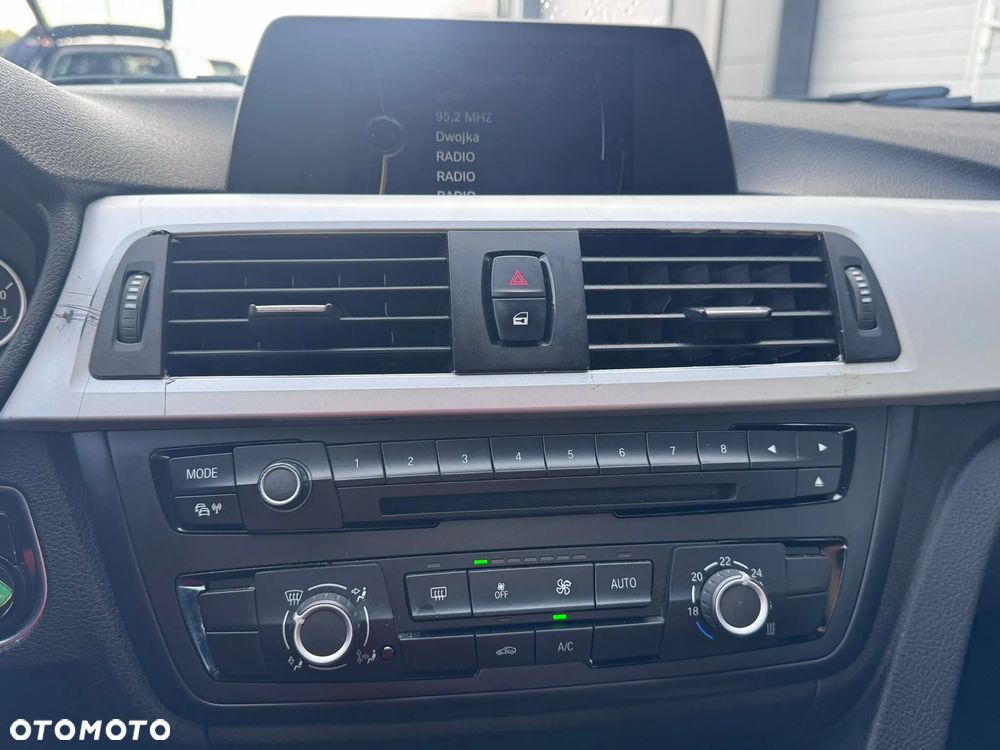 BMW Seria 3 316d Sport Line - 14