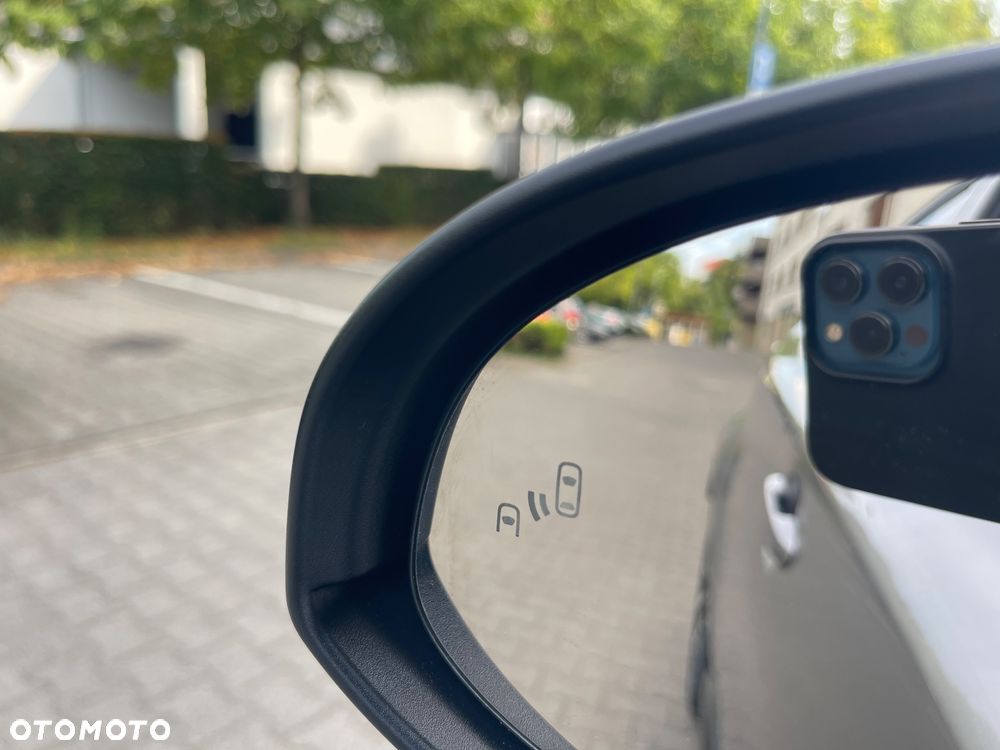 Toyota C-HR 2.0 Hybrid Team Deutschland - 39