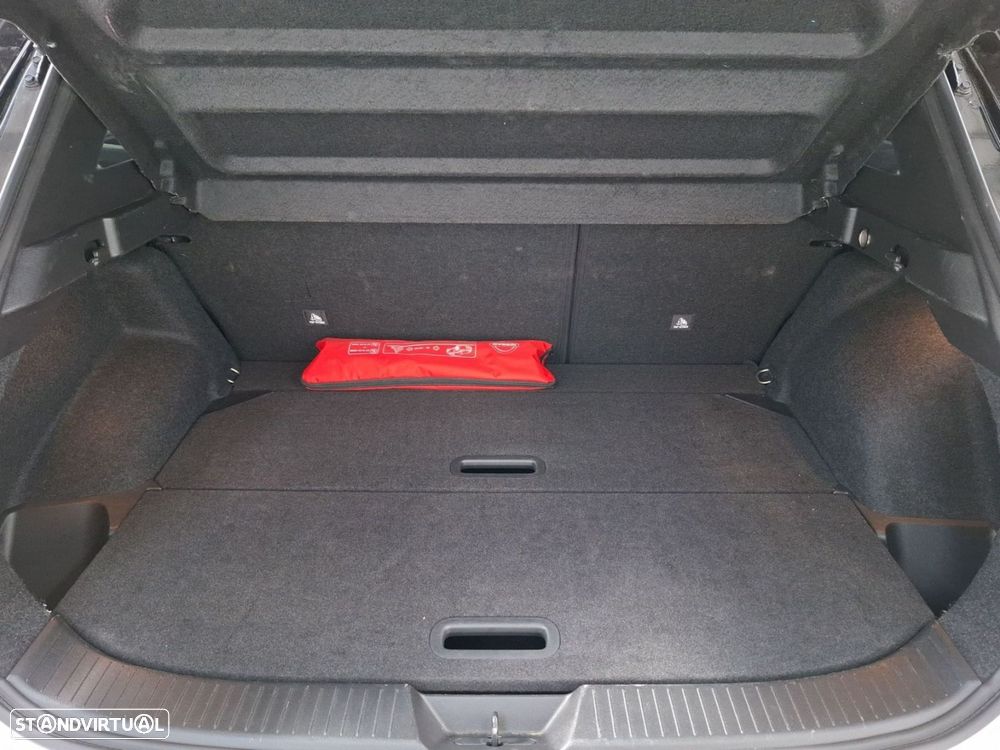 Nissan Qashqai 1.3 DIG-T N-Connecta LED+TT+SKY Xtronic - 26