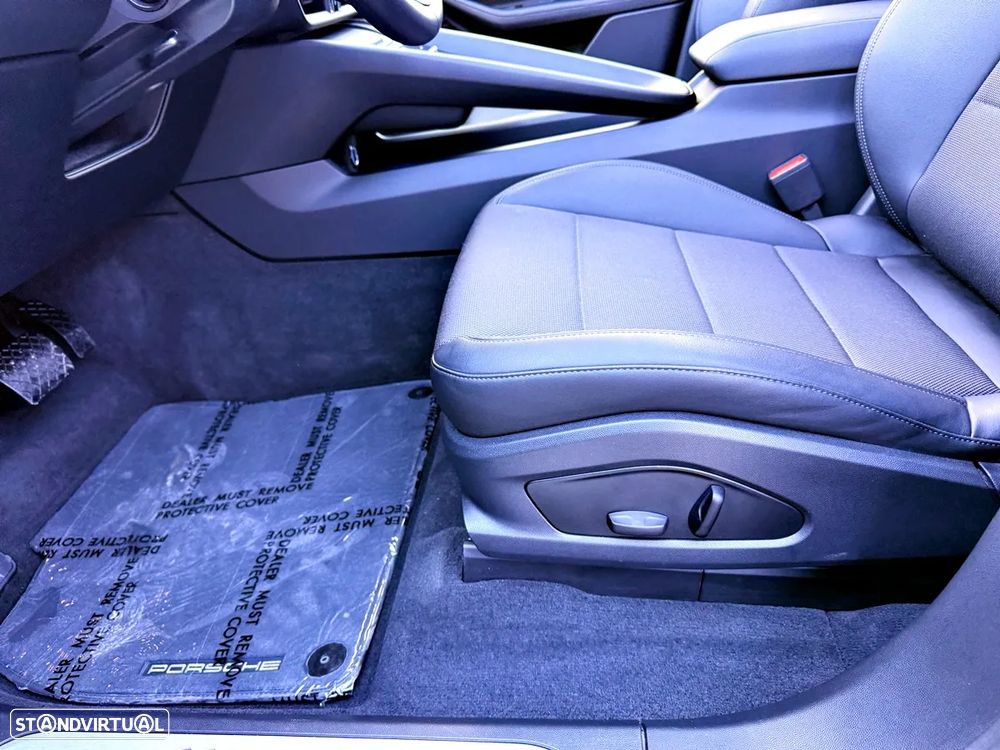 Porsche Macan Electric 4 - 23