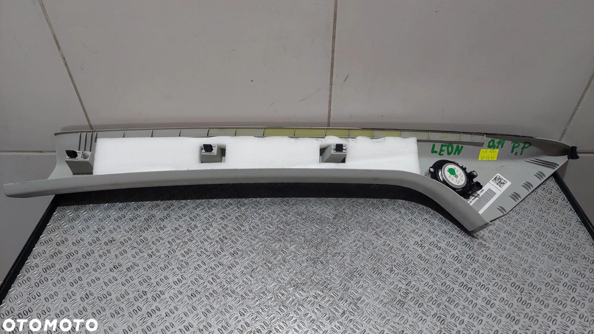 OSŁONA SŁUPKA SZYBY PRAWY PRZÓD SEAT LEON III R2014 NR 5F0867234 - 2