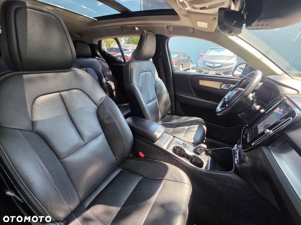 Volvo XC 40 T5 AWD Momentum - 9