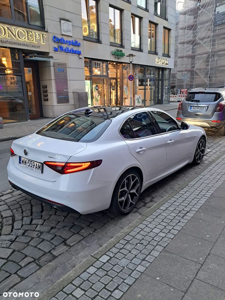 Alfa Romeo Giulia - 4
