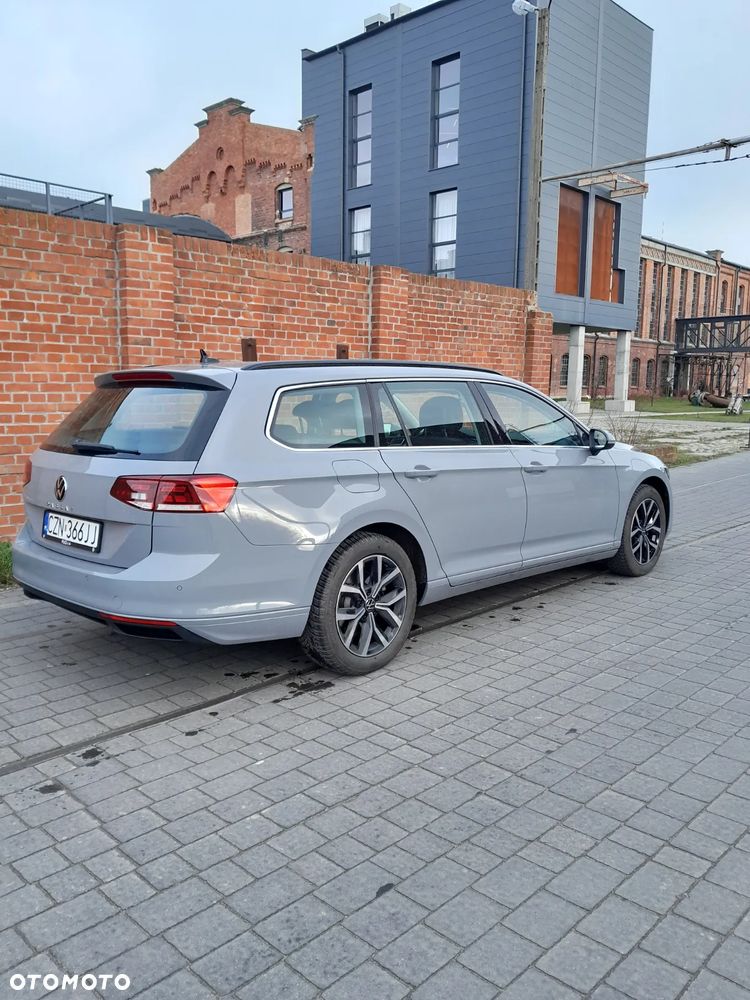 Volkswagen Passat 1.5 TSI EVO Elegance DSG - 4