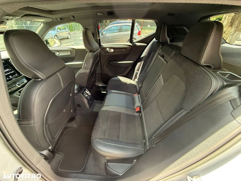 Volvo XC 40 Recharge T5 Twin Engine AT7 R-Design - 9
