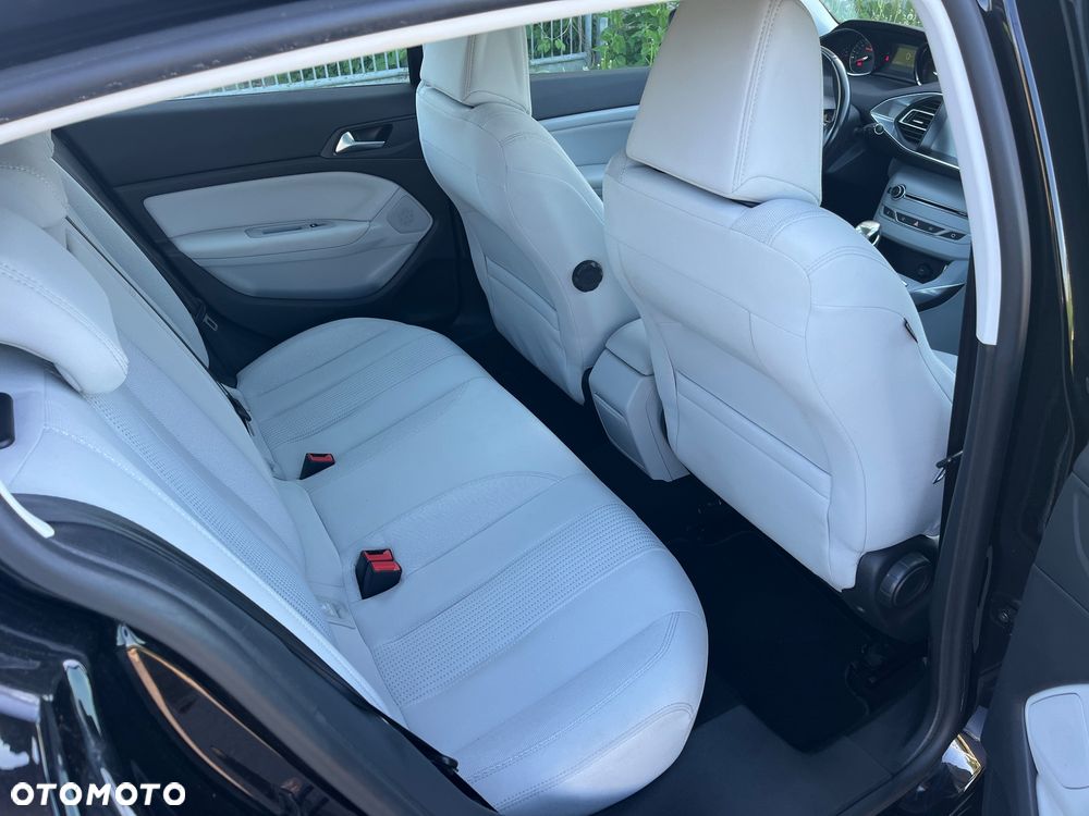 Peugeot 308 1.6 THP Active - 10