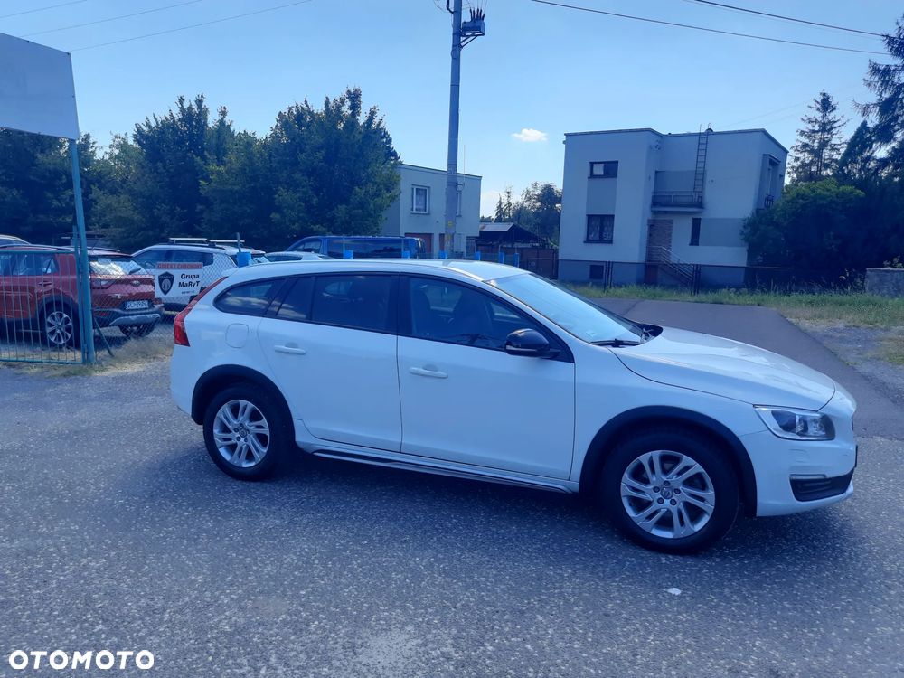 Volvo V60 Cross Country T5 AWD Momentum - 9