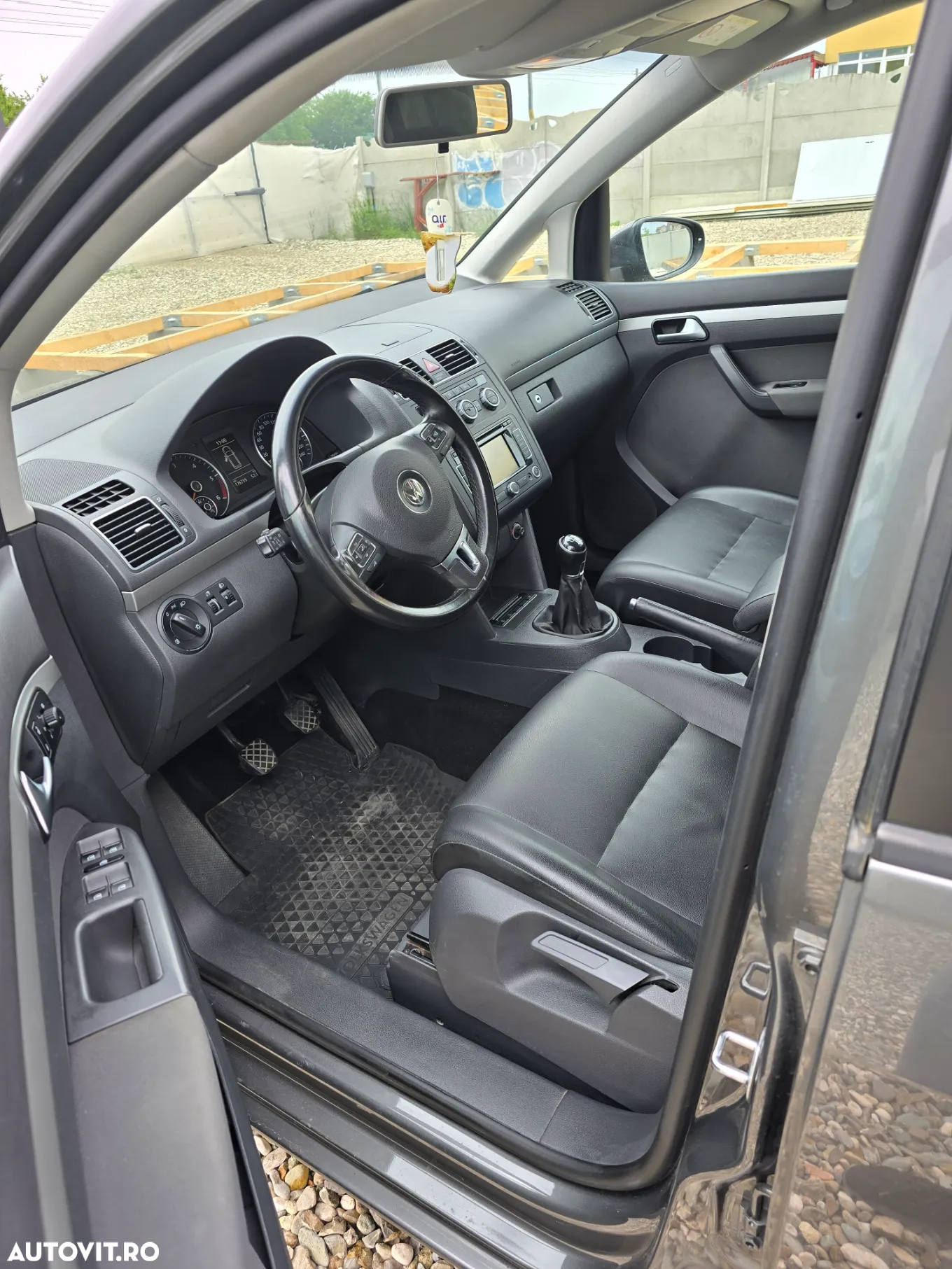 Volkswagen Touran 1.6 TDI BlueMotion Technology Comfortline - 18