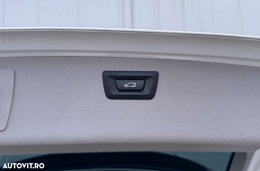BMW Seria 3 318d Touring Aut. Luxury Line - 36