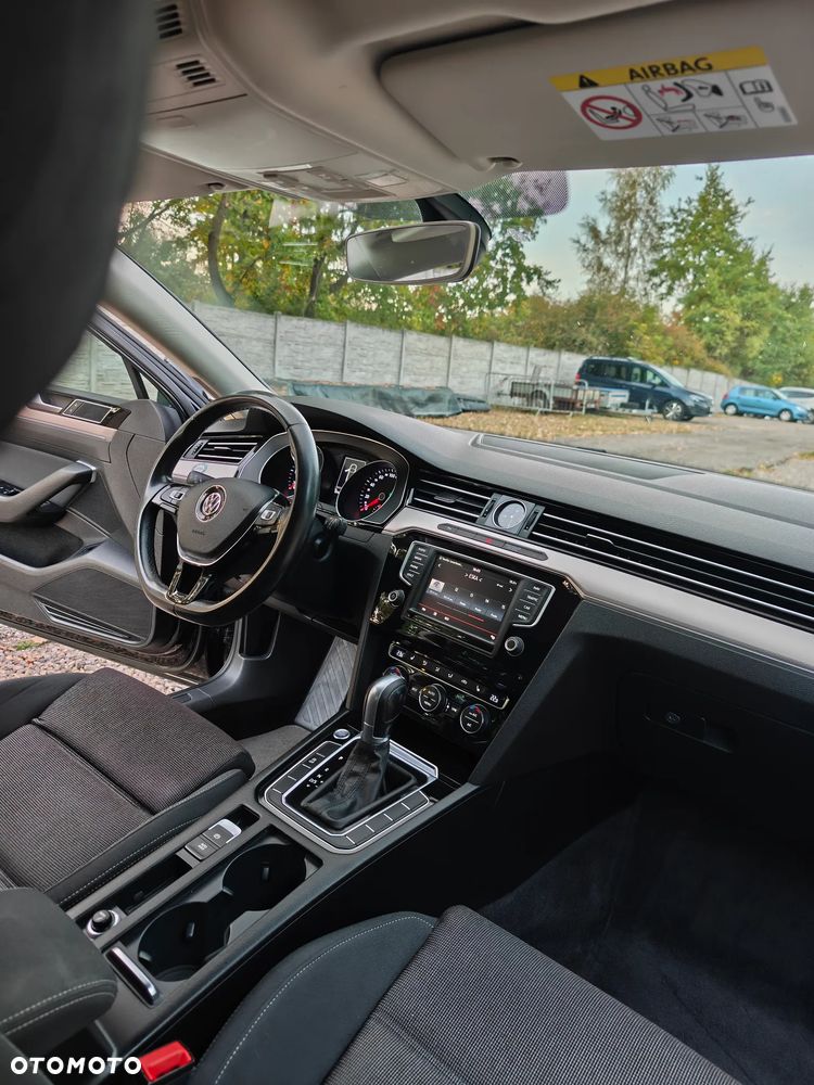 Volkswagen Passat - 17