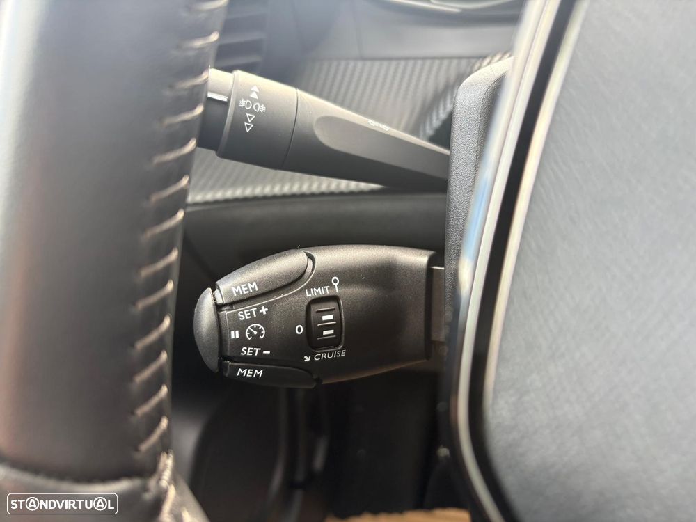 Peugeot 2008 PureTech 100 Active - 17