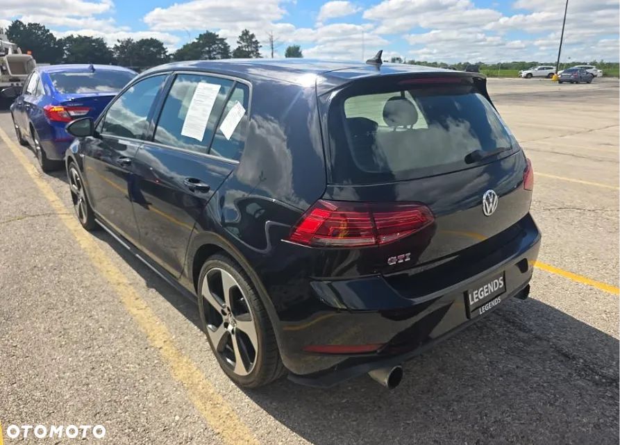 Volkswagen Golf - 5