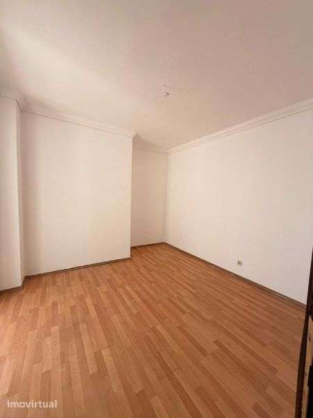 Arrendo Sala Comercial - Grande imagem: 2/3