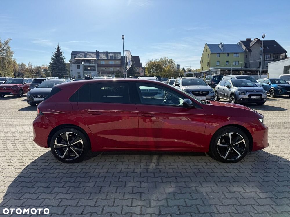 Opel Astra 2023 photo 4