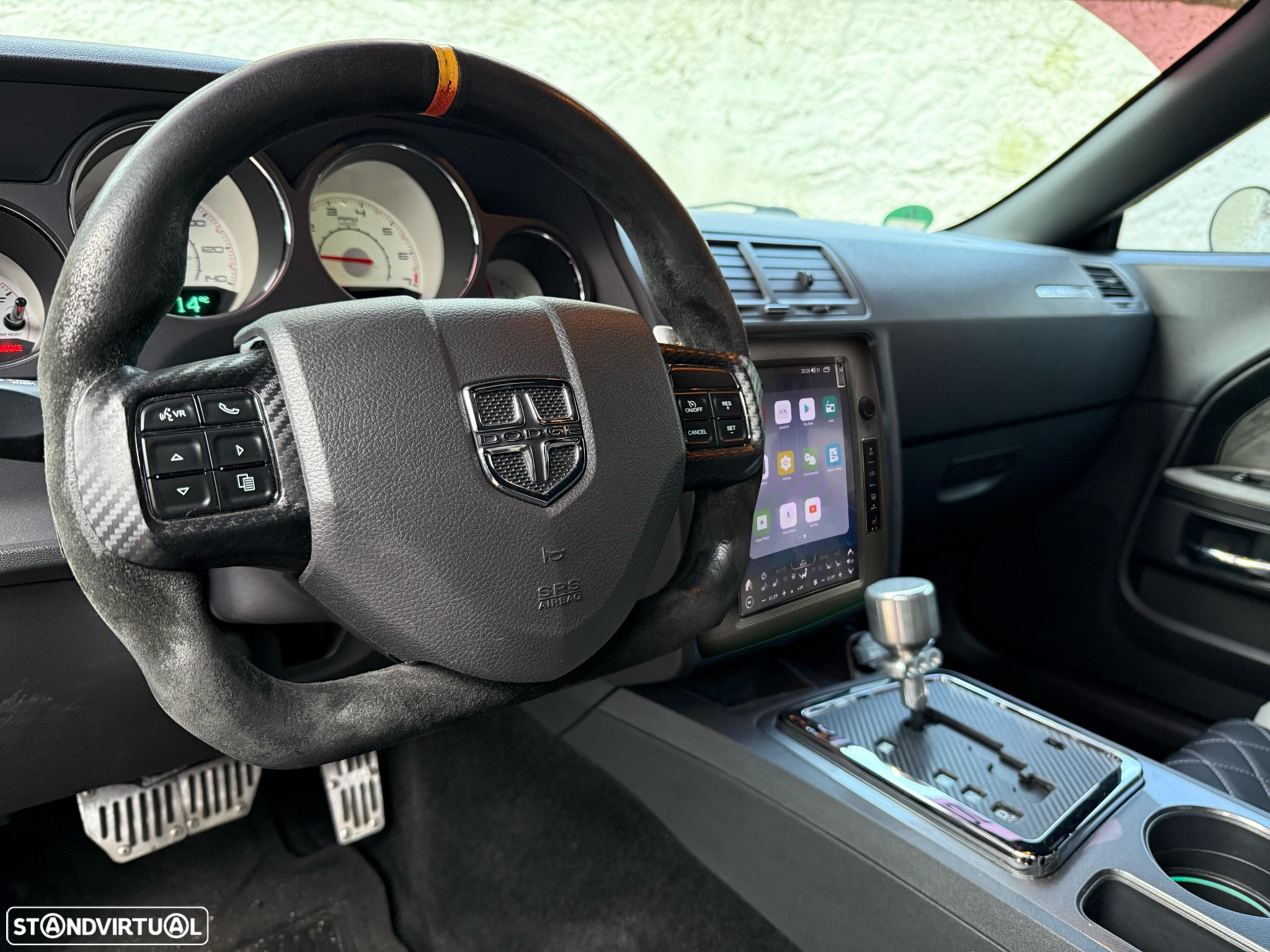 Dodge Challenger Auto SXT Plus - 6