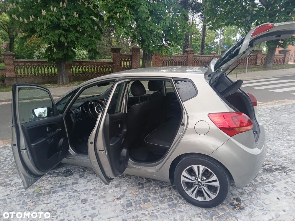 Kia Venga - 16