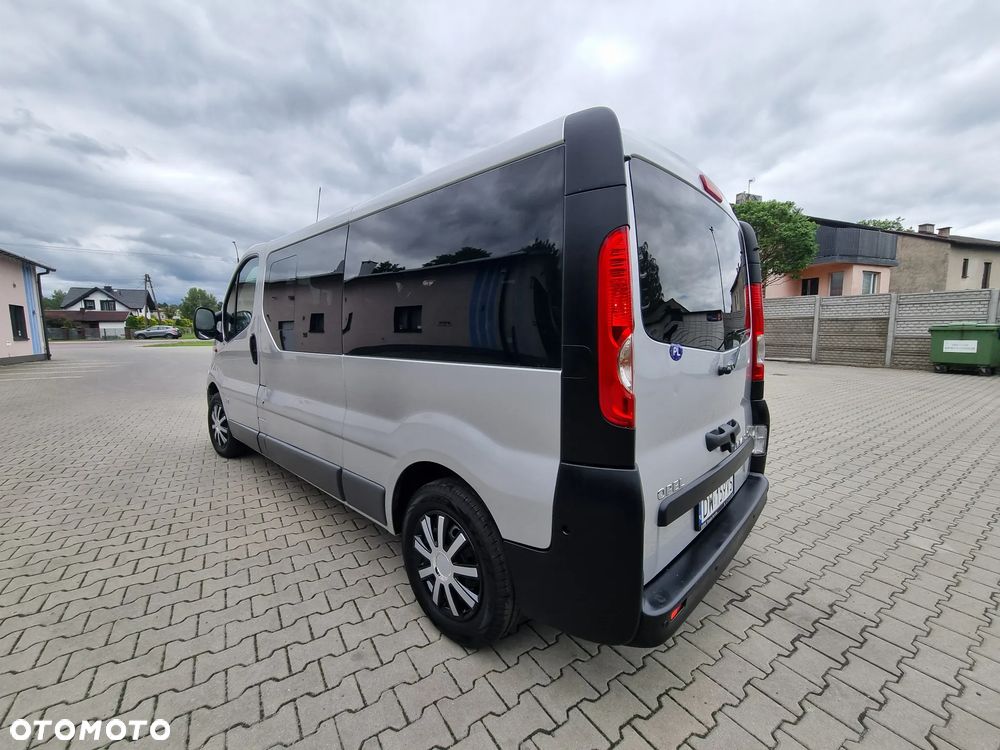 Opel Vivaro L2H1 2.9t - 10