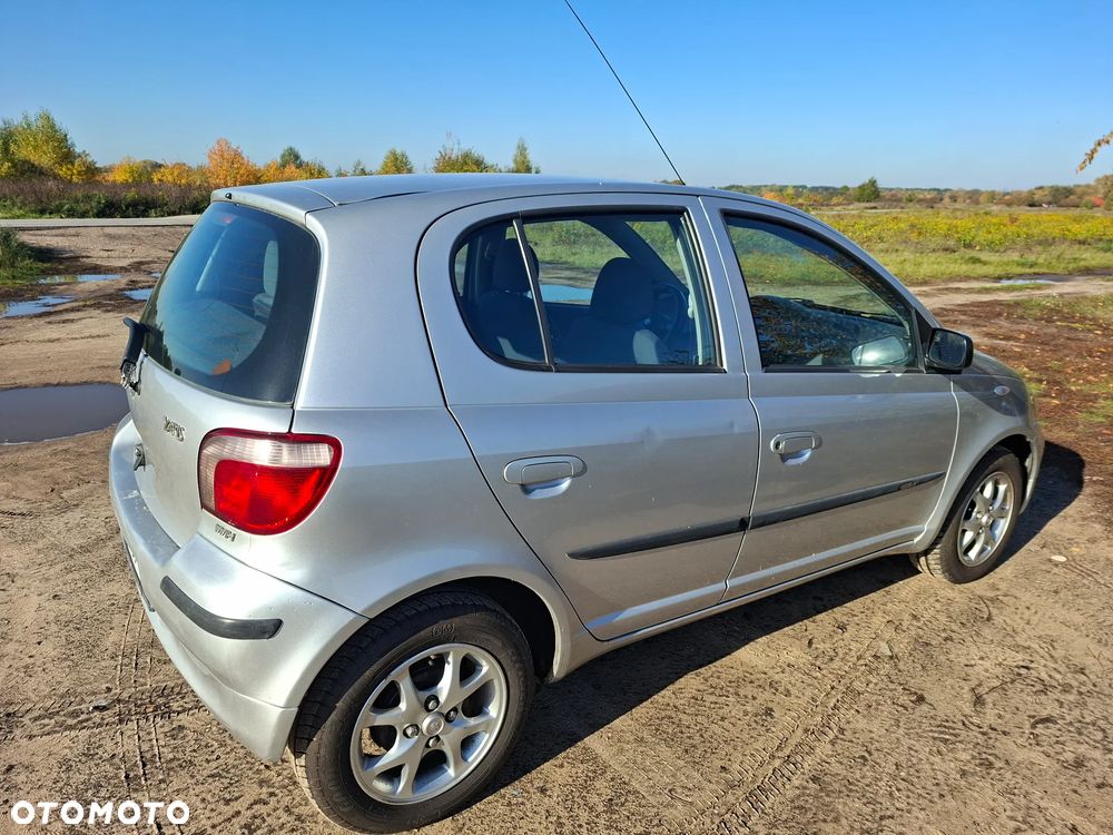 Toyota Yaris - 6