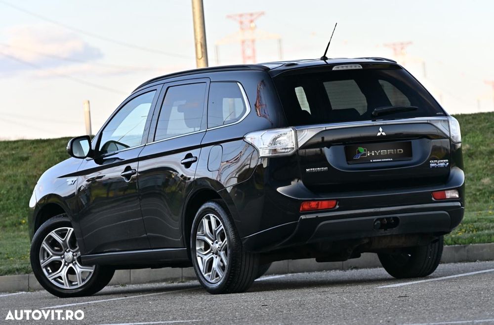 Mitsubishi Outlander 2.0 4WD Top - 4
