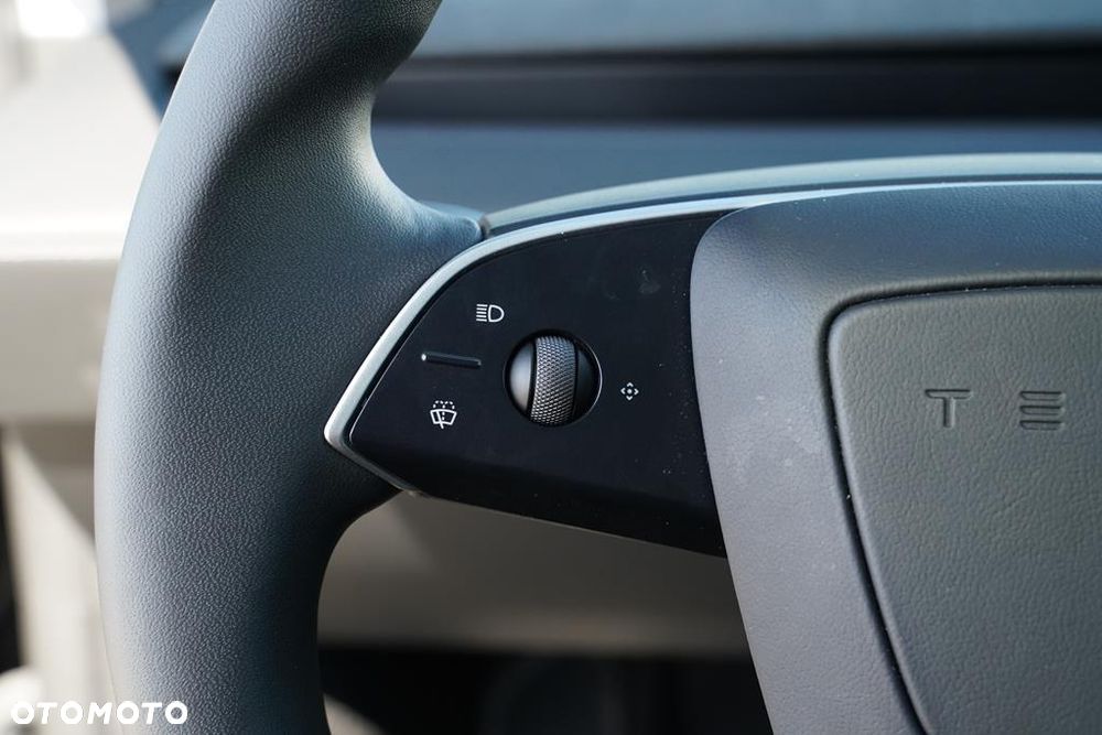 Tesla Y 83.1kWh Long Range RWD - 13