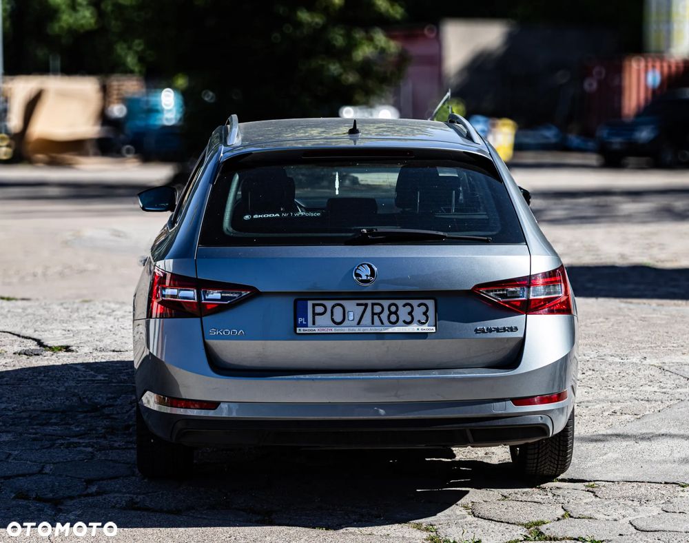 Skoda Superb 2.0 TDI Style DSG - 4