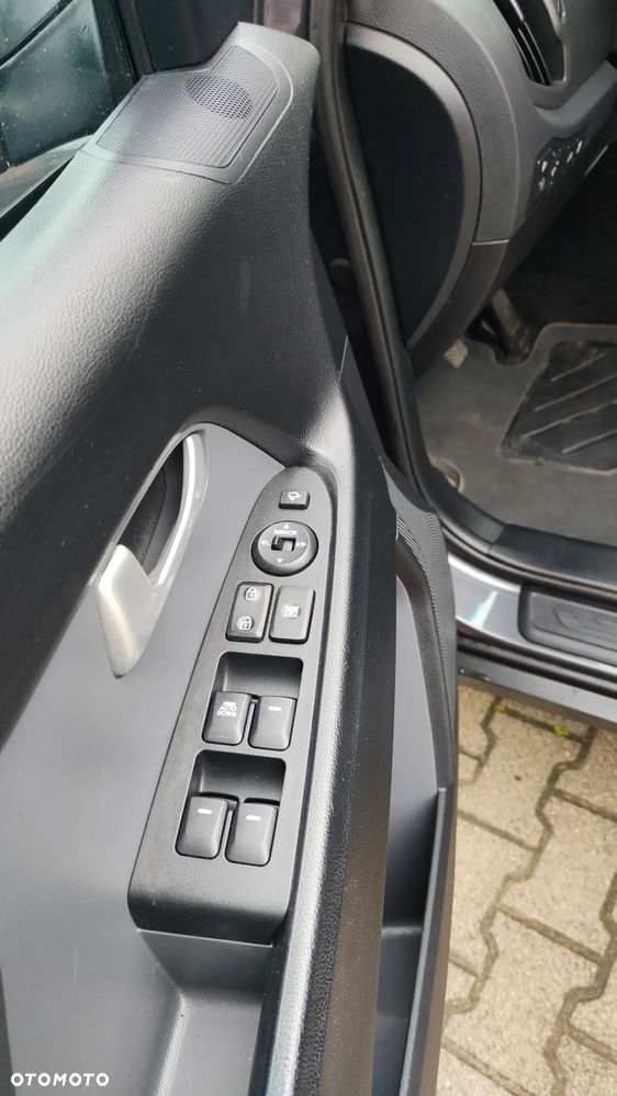 Kia Sportage - 10