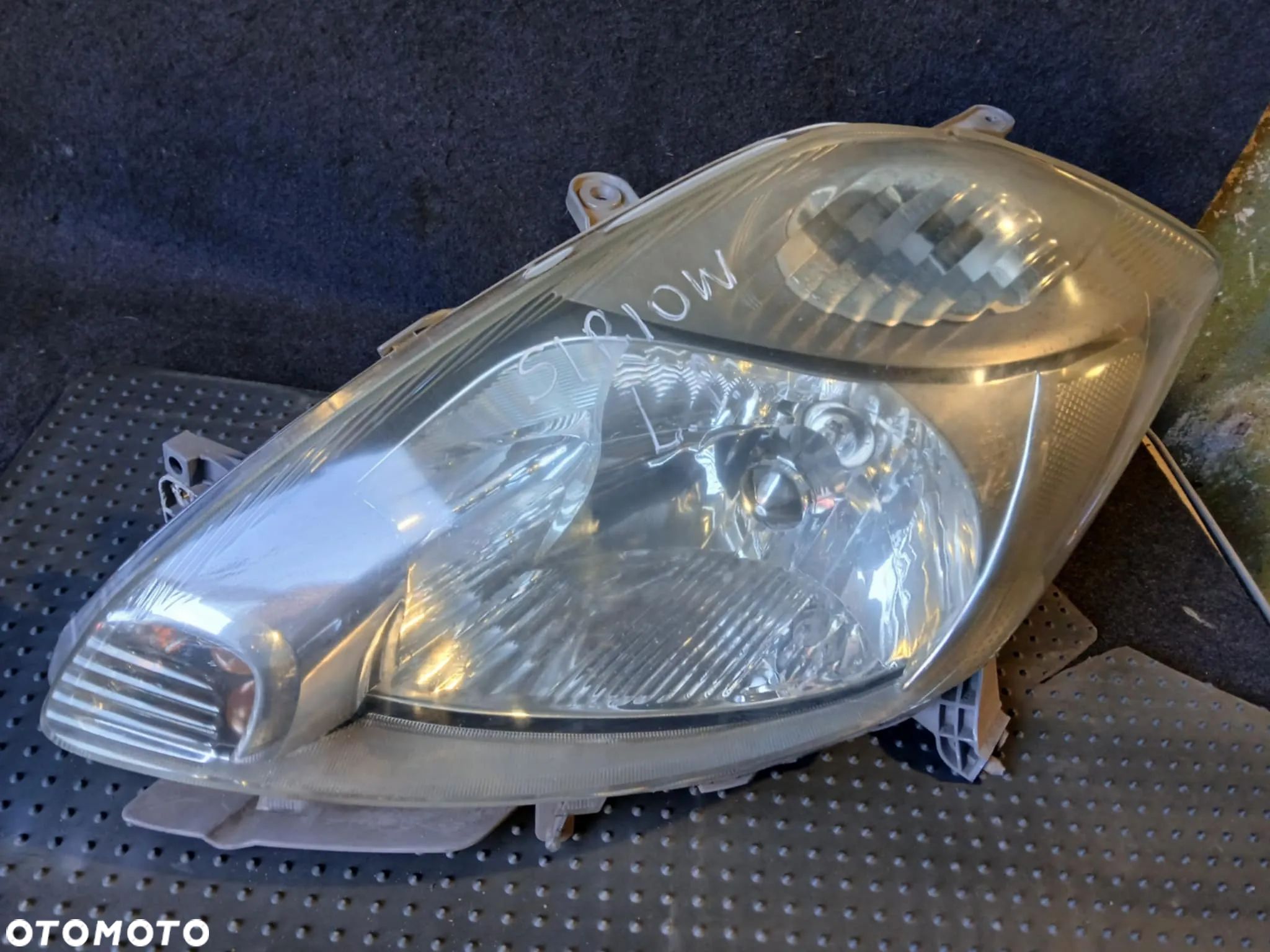 Daihatsu Sirion Lampa przednia lewa, prawa - 1